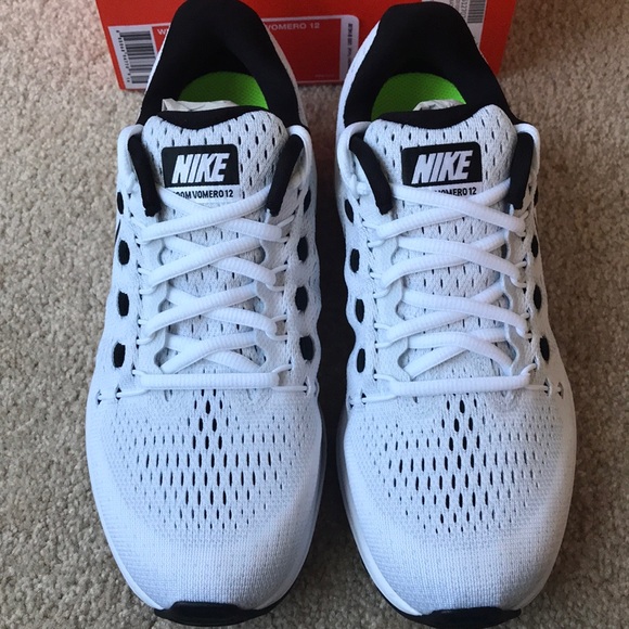 Women’s Nike Air Zoom Vomero 12 - Picture 3 of 7